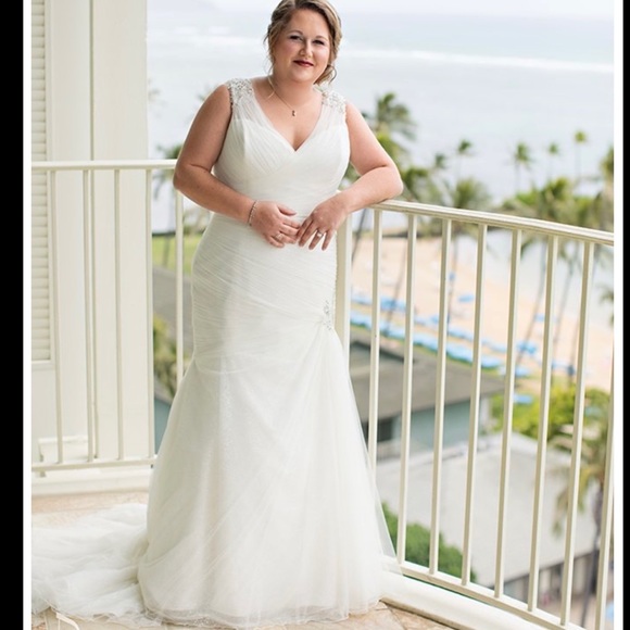 Wedding Gown - Sophia Tolli Ivory Wedding Dress - Picture 1 of 14